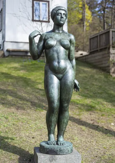 Nue Sans Draperie